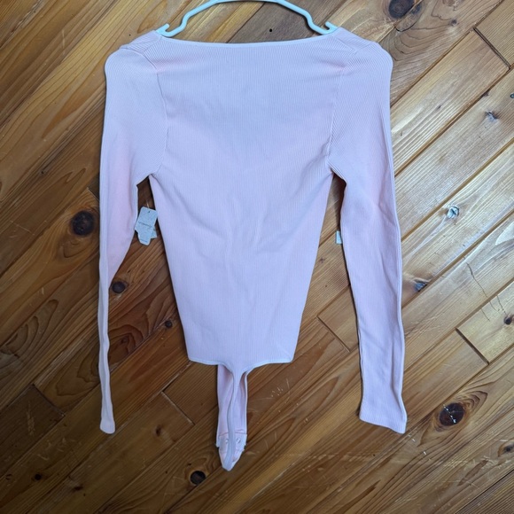 Free People Pink V-Neck Long Sleeve Bodysuit Size M/L - Picture 5 of 6